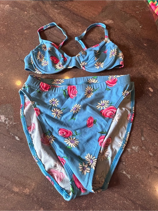 Jantzen Other - RAREVintage Jantzen Blue Floral Underwire 2 piece Set with Pink Roses from 1996